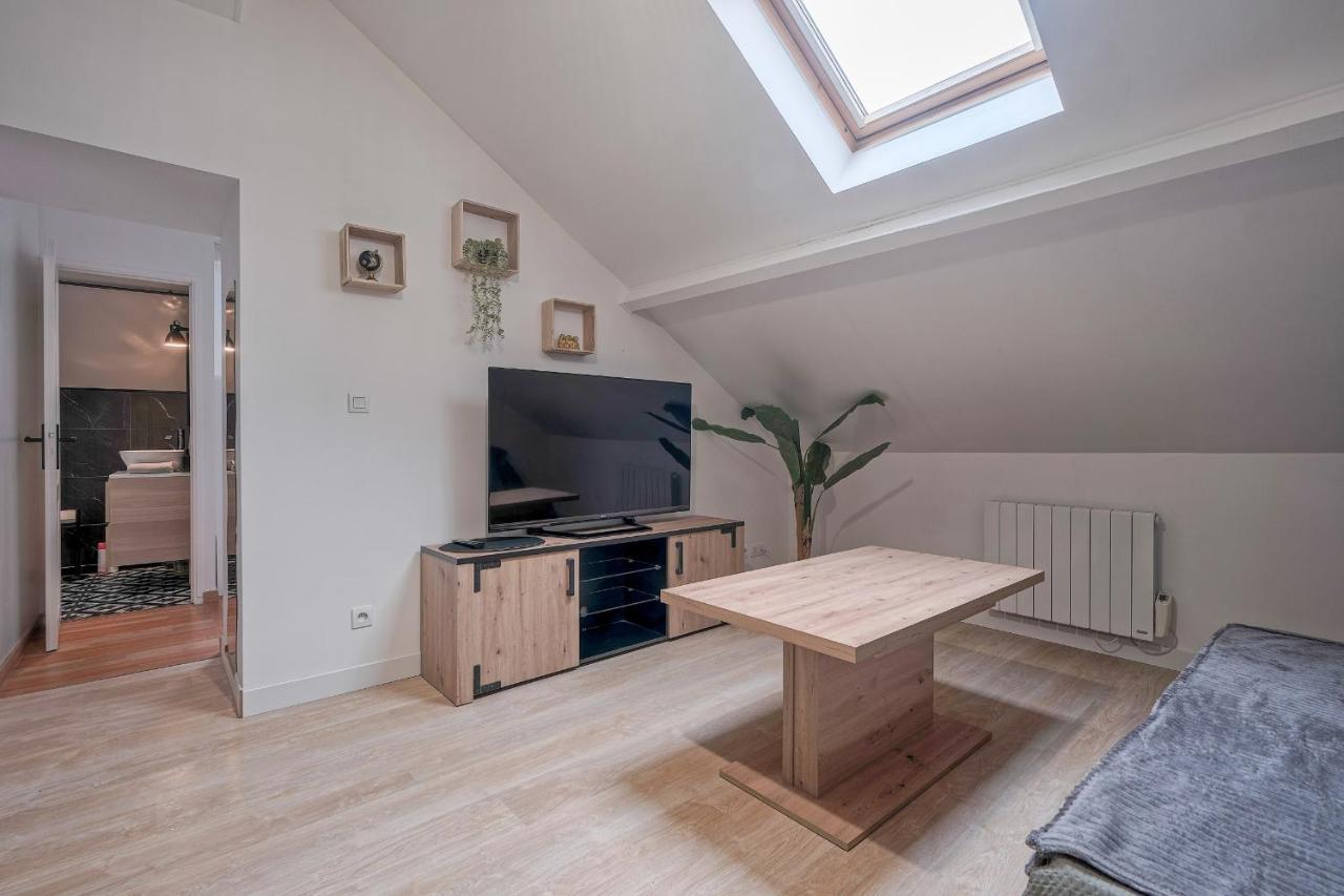 Liberation - F2 Apartment Near Disneyland Paris Montry Kültér fotó